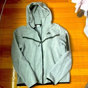 EUC Men Nike Tech Fleece Grey Hoodie Sz M